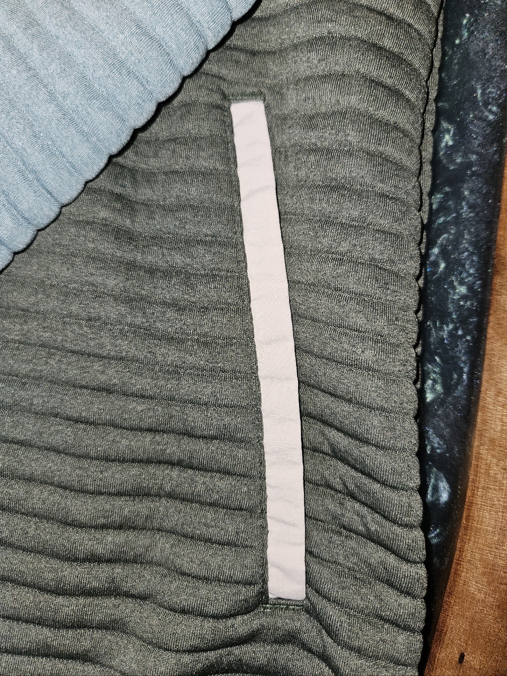 L.L. Bean Ribbed Pullover Two tone - Picture 4 of 6